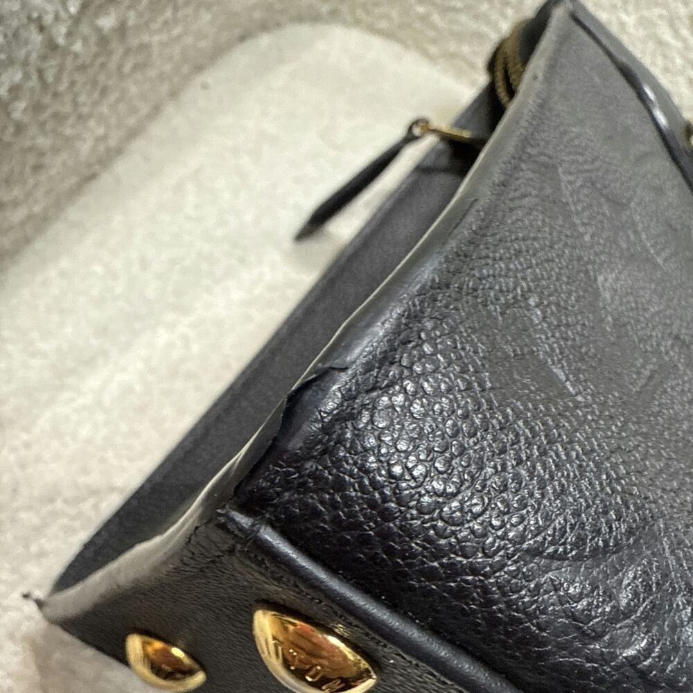 Louis Vuitton Empreinte Leather Pont Neuf MM - Picture 7 of 9
